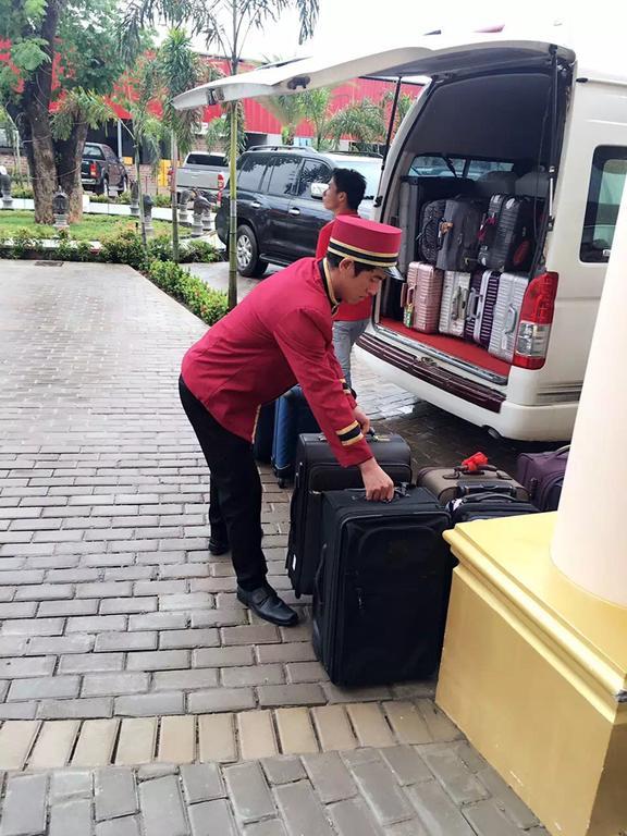 Jian Guo Grand Hotel Ban Si Khay Exteriör bild