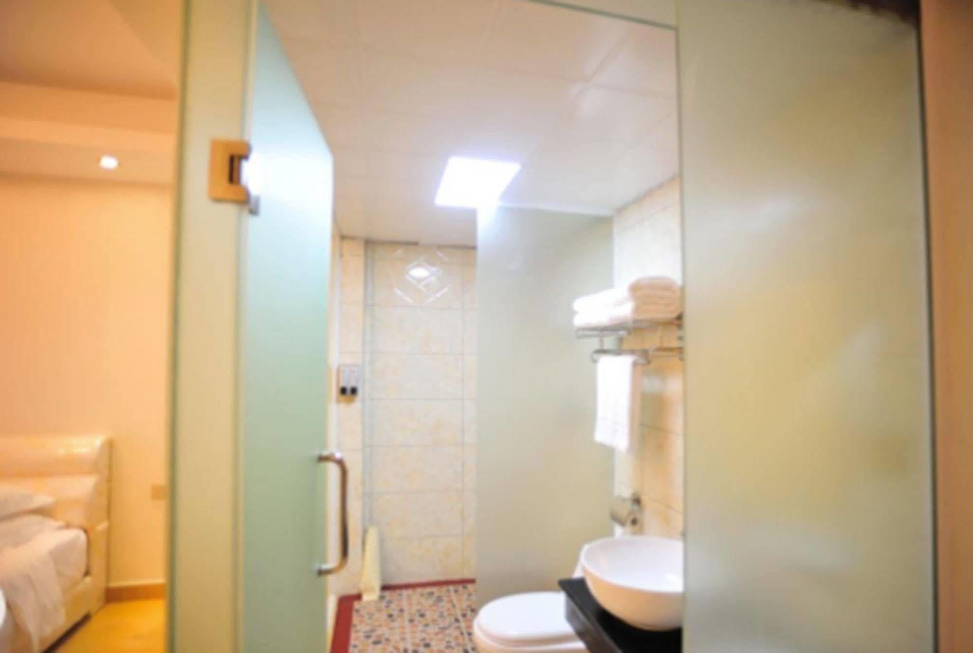 Jian Guo Grand Hotel Ban Si Khay Exteriör bild