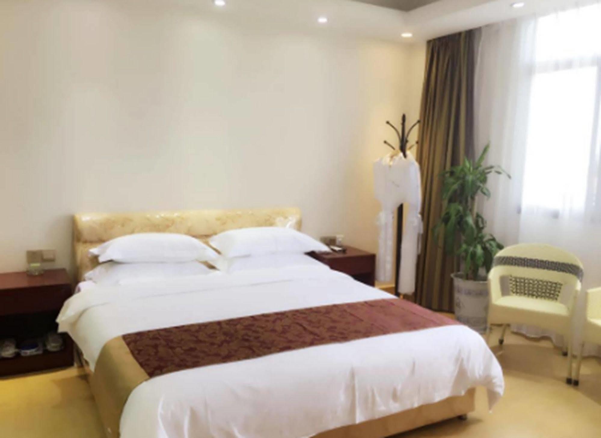 Jian Guo Grand Hotel Ban Si Khay Exteriör bild